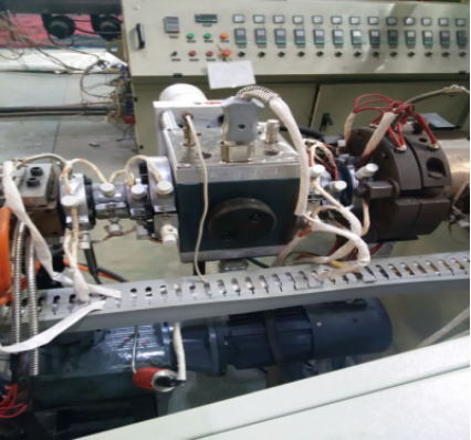 榴莲视频黄片PC异性材生产线